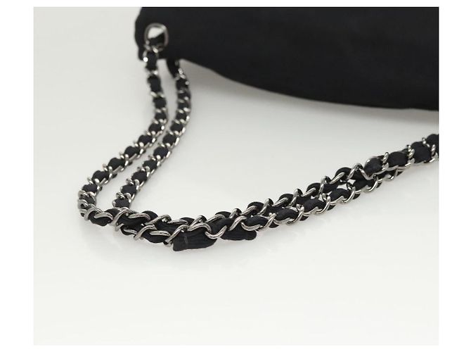 Borsa a spalla con catena CHANEL in nylon nero argento CC Auth 125969 - vista 7