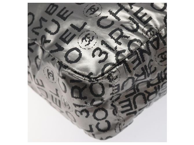 CHANEL Borsa a Spalla Illimitata in Nylon Argento CC Auth 123569 - vista 16