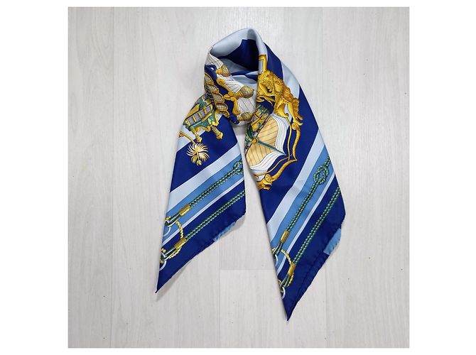 Lenço de seda Hermès Chateaux d'arriere de Julie Abadie Azul Multicor - vista 2