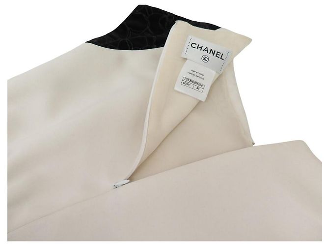 CHANEL KLEID P50206W05568 36 S LOGO CC KNÖPFE SAMT KAMELIA-MUSTER KLEID - Ansicht 7