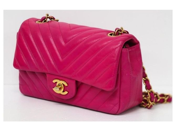 Timeless Bolsa retangular Chanel fúcsia em couro chevron com hardware dourado Fuschia - vista 4
