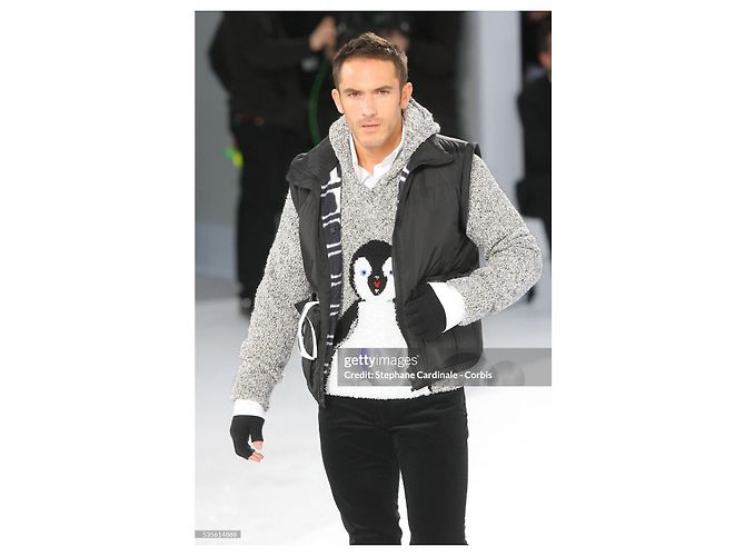 Chanel Collectors Trophy Bouclé CC Pinguin Hoodie 42 FR Grau - Ansicht 4