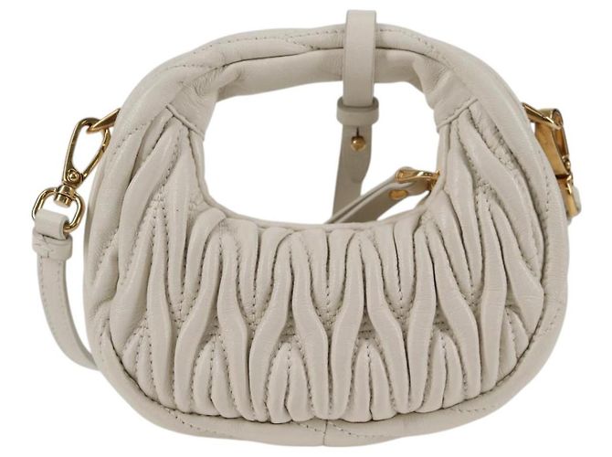 Borsa a spalla mini Matelassé Miu Miu in pelle bianca e oro Auth 115234SM Bianco D'oro - vista 2