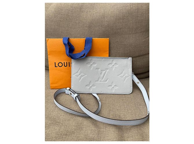 Pochette Louis Vuitton in pelle blu - vista 4