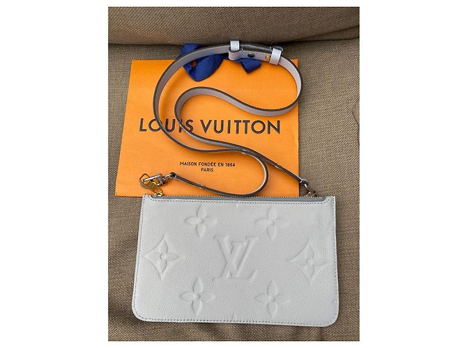 Pochette Louis Vuitton in pelle blu - vista 6