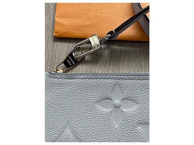 Pochette Louis Vuitton in pelle blu - vista 7
