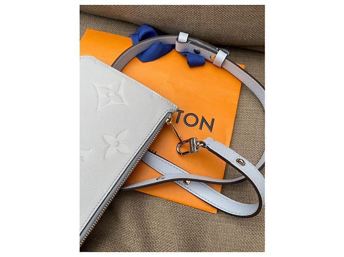 Pochette Louis Vuitton in pelle blu - vista 9