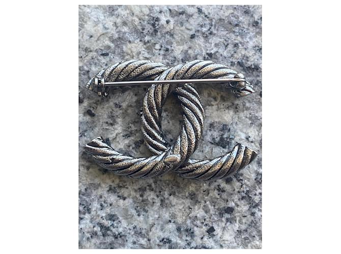 Spilla Chanel CC Argentata Argento Metallico - vista 6