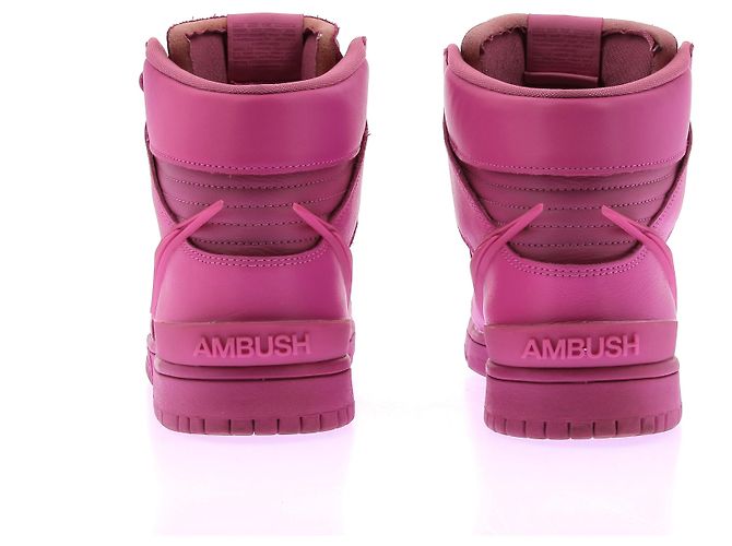 Nike Baskets "Dunk High Ambush" roses - vue 5