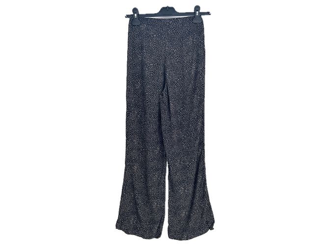 Calças Rouje Pretas com Bolinhas de Viscose Preto - vista 2