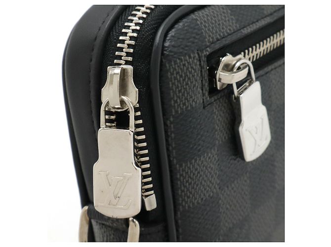 Borsa a mano Louis Vuitton Alpha Damier Graphite Nero Grigio - vista 4