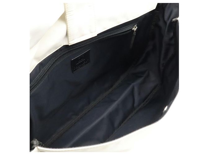 Schultertasche mit Gummibeschichtung aus der Sportlinie von Chanel Schwarz Weiß - Ansicht 6