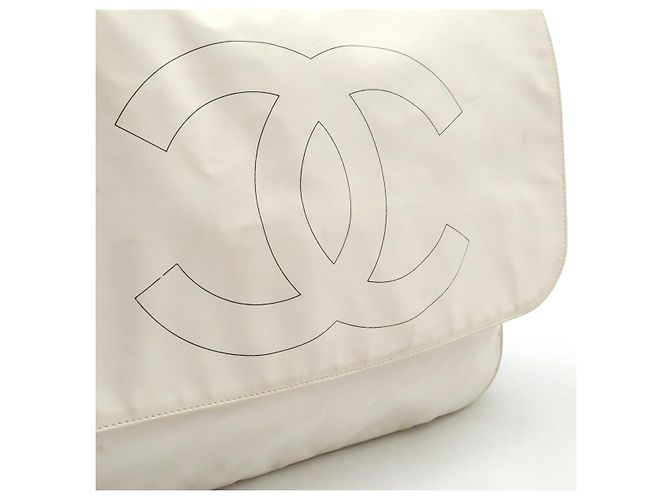 Schultertasche mit Gummibeschichtung aus der Sportlinie von Chanel Schwarz Weiß - Ansicht 8
