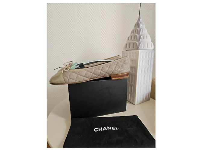 Scarpe Chanel per donna in buone condizioni - vista 2