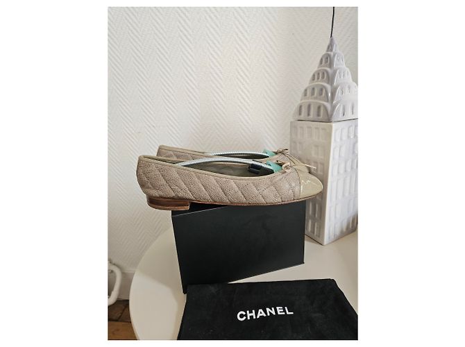 Scarpe Chanel per donna in buone condizioni - vista 3