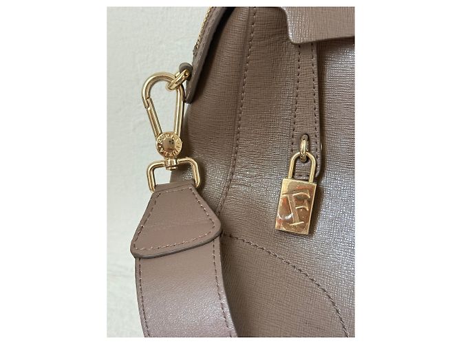 Bolsa Furla de Couro Taupe – Excelente Estado – Com Alça e Cadeado - vista 3