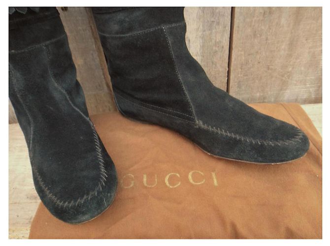 Botines Gucci Negros de Ante con Flecos - vista 3