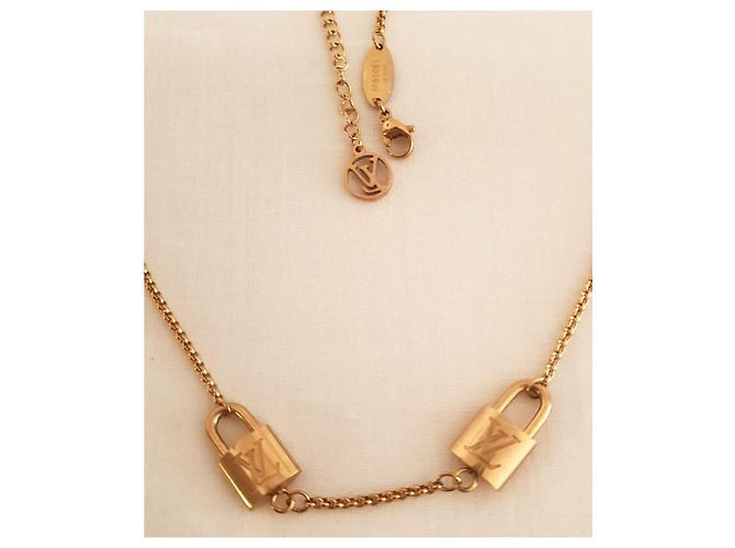 Collar Louis Vuitton Dorado - vista 3