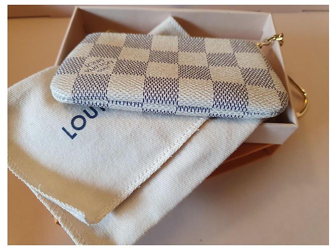 Louis Vuitton Azur Key Case White - view 8