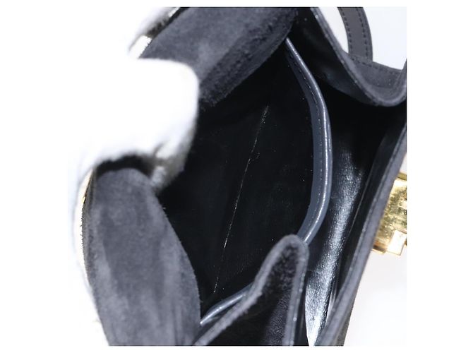 Borsa a Spalla Gancini in Pelle Scamosciata Nera e Oro Salvatore Ferragamo Auth bs26286 Nero D'oro - vista 20