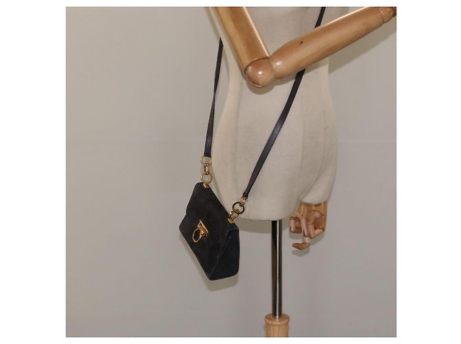 Borsa a Spalla Gancini in Pelle Scamosciata Nera e Oro Salvatore Ferragamo Auth bs26286 Nero D'oro - vista 21