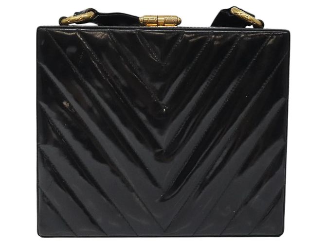CHANEL V Stitch COCO Marchio Borsa a Spalla Pelle Lucida Nera Oro CC Auth 126704 Nero D'oro - vista 3