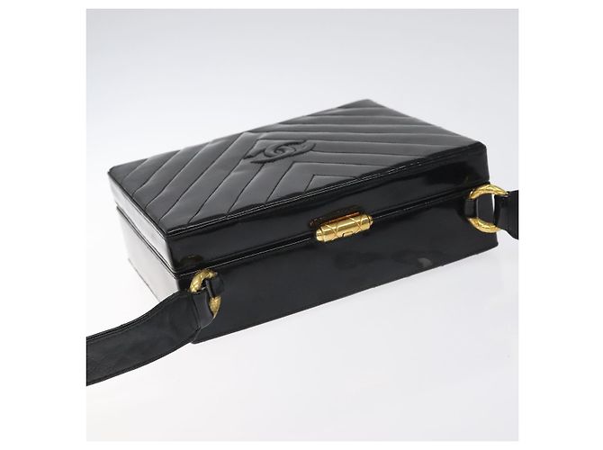 CHANEL V Stitch COCO Marchio Borsa a Spalla Pelle Lucida Nera Oro CC Auth 126704 Nero D'oro - vista 6