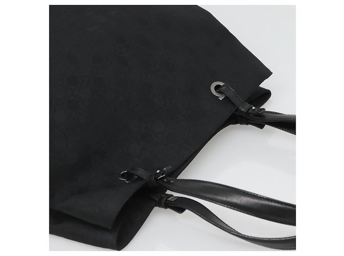 Borsa Tote Gancini in tela nera e argento di Salvatore Ferragamo Auth BA3107 Nero - vista 6