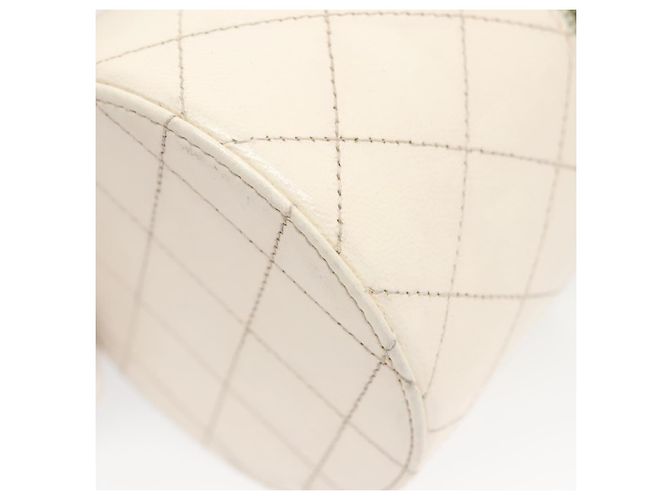 CHANEL Borsa a Spalla Matelassé in Pelle Bianca Oro CC Auth 126060 Bianco D'oro - vista 11