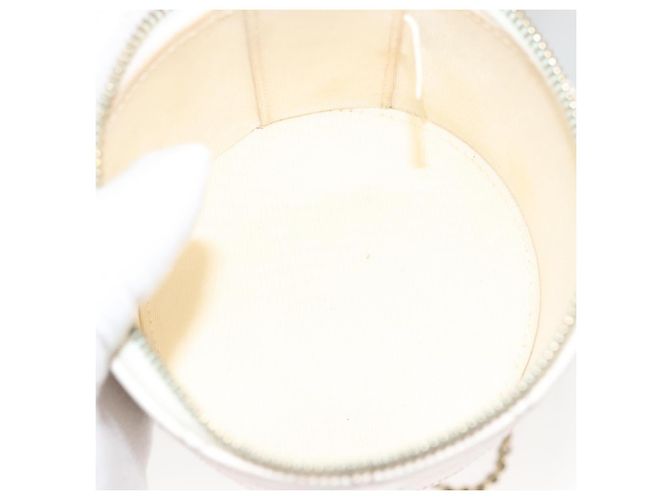CHANEL Borsa a Spalla Matelassé in Pelle Bianca Oro CC Auth 126060 Bianco D'oro - vista 17