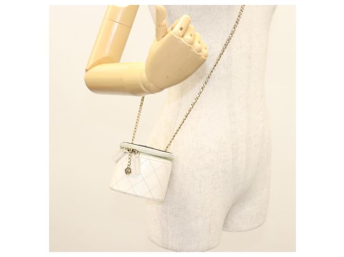 CHANEL Borsa a Spalla Matelassé in Pelle Bianca Oro CC Auth 126060 Bianco D'oro - vista 21