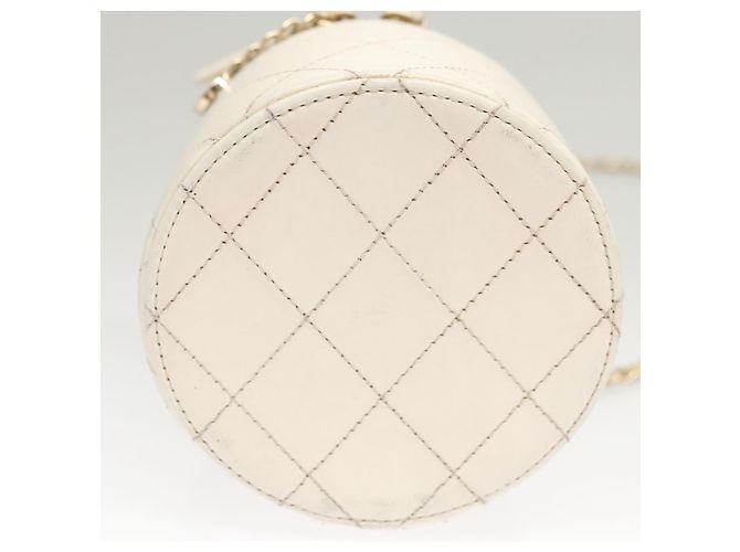 CHANEL Borsa a Spalla Matelassé in Pelle Bianca Oro CC Auth 126060 Bianco D'oro - vista 9