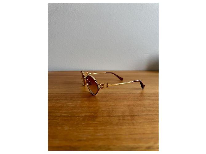 Gafas de sol Miu Miu OMU de metal dorado - vista 3
