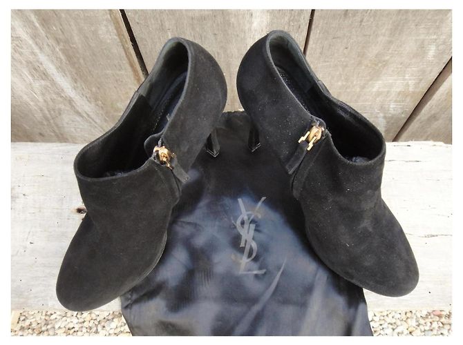 Stivaletti Yves Saint Laurent Palais Booties in camoscio nero - vista 3