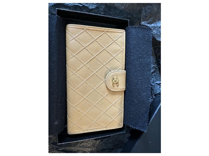 Portafoglio lungo Chanel giallo in pelle caviar - vista 2