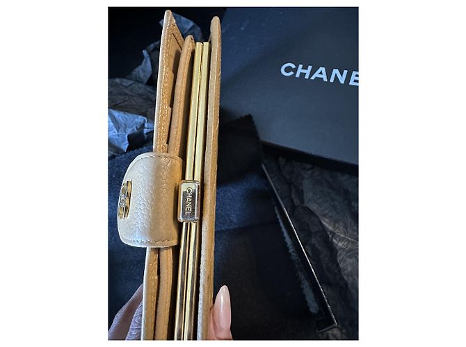 Portafoglio lungo Chanel giallo in pelle caviar - vista 6