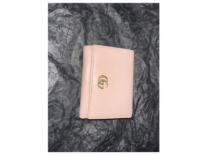 Gucci Billetera compacta trifold Marmont en rosa porcelana - vista 2