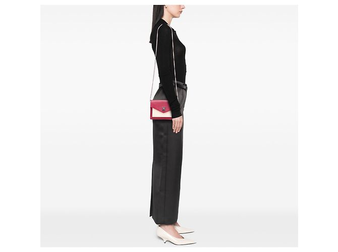Twist MyLockMe Kette Pochette aus rotem Bicolor-Leder von Louis Vuitton - Ansicht 13