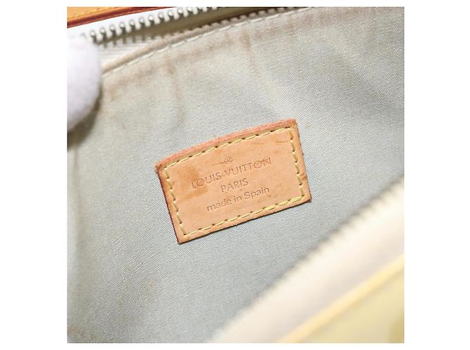 LOUIS VUITTON Vernis Mallory Square Accessory Pouch Perle M91333 LV Auth 125915 - view 18