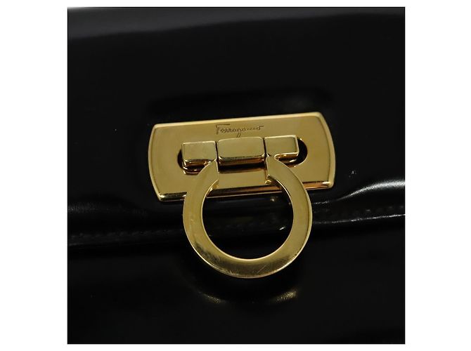 Borsa Gancini Chain Salvatore Ferragamo in pelle verniciata nera e oro Auth 126967 - vista 14
