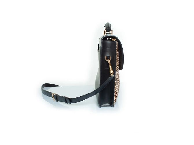 Céline Celine, valigetta in pelle con stampa leopardata in nero e marrone - vista 4