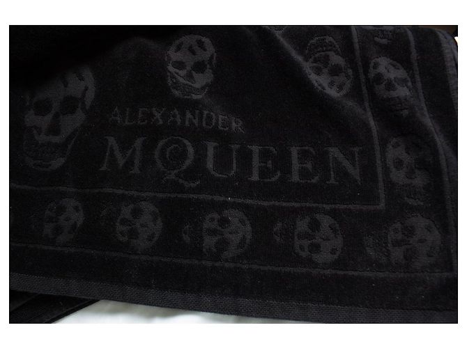 Toalla de playa Skull Alexander McQueen en negro - vista 6