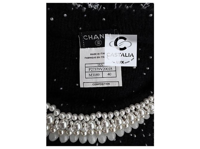 CHANEL Schwarzes Couture-Perlenkleid mit Kameliabrosche 40 FR - Ansicht 18