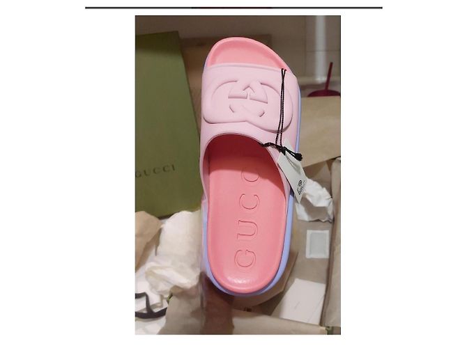 Sandali con zecca Gucci rosa blu viola gomma Porpora - vista 2