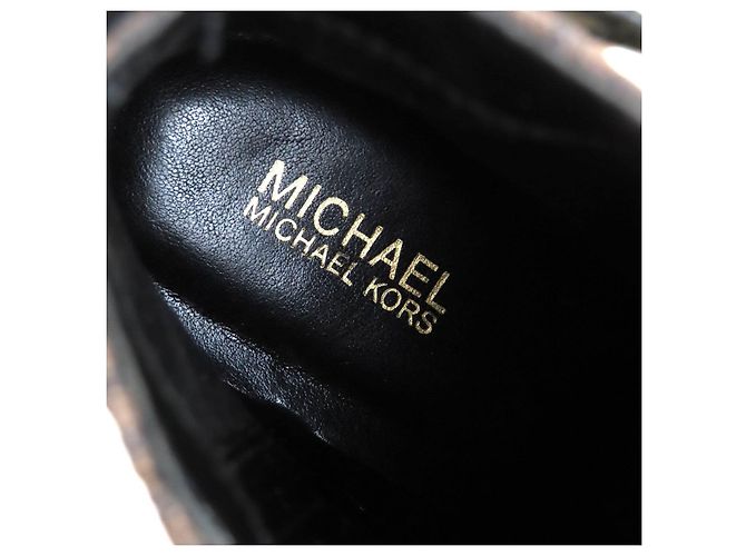 Botas de combate com studs e logo Kincaid da Michael Kors - vista 12