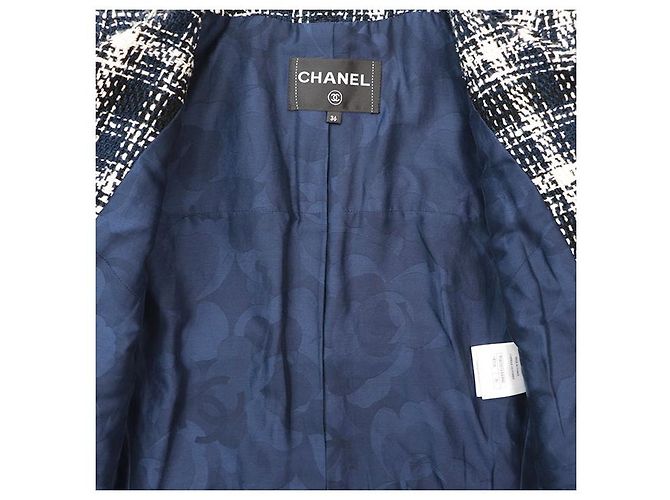Chaqueta de tweed Chanel con botones Coco Mark Multicolor - vista 12