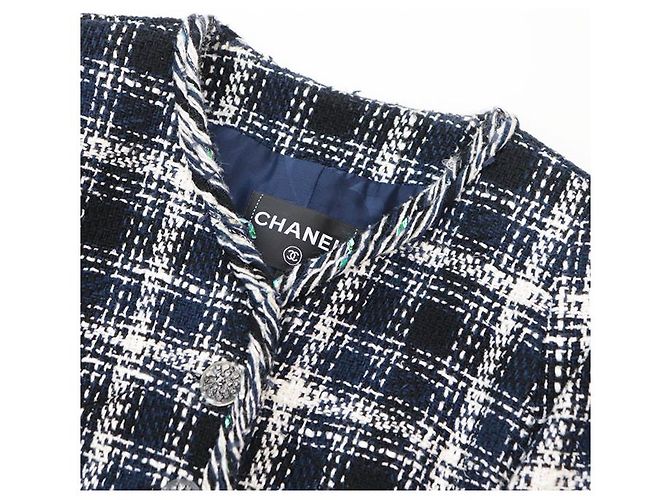 Chaqueta de tweed Chanel con botones Coco Mark Multicolor - vista 9