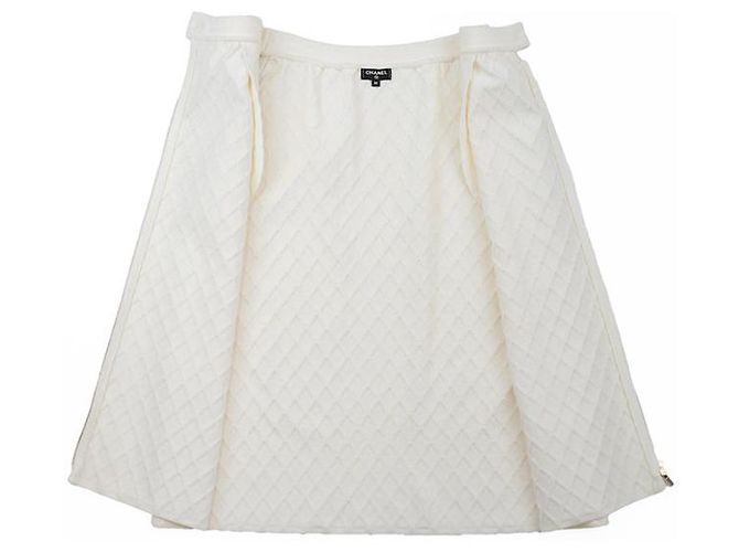 Saia Chanel Matelasse Diamond Acolchoada Branco Cru - vista 7