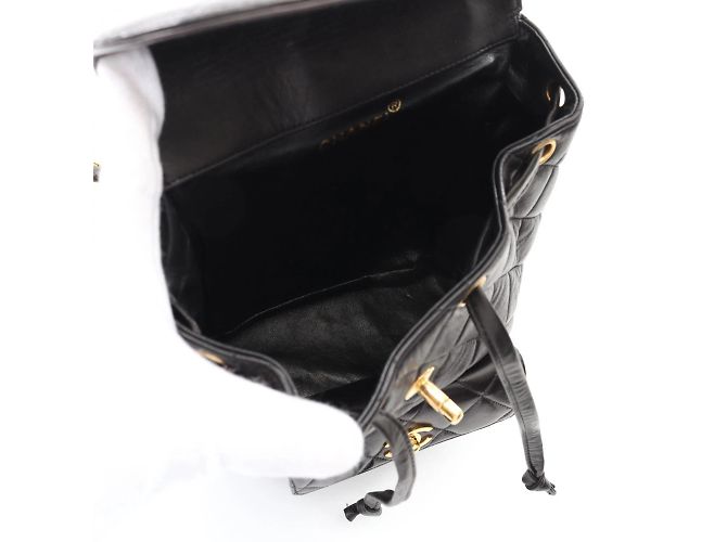Timeless Chanel Matelassé Rucksack aus schwarzem Lammleder - Ansicht 4