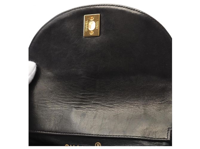 Timeless Chanel Matelassé Rucksack aus schwarzem Lammleder - Ansicht 9